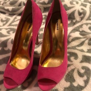 Express pink heels size 8